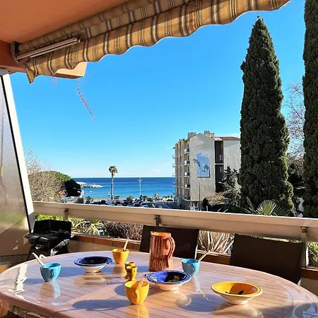 Studio Climatise Avec Terrasse Et Parking Au Centre Du Lavandou - Fr-1-251-202 Le Lavandou Exterior photo