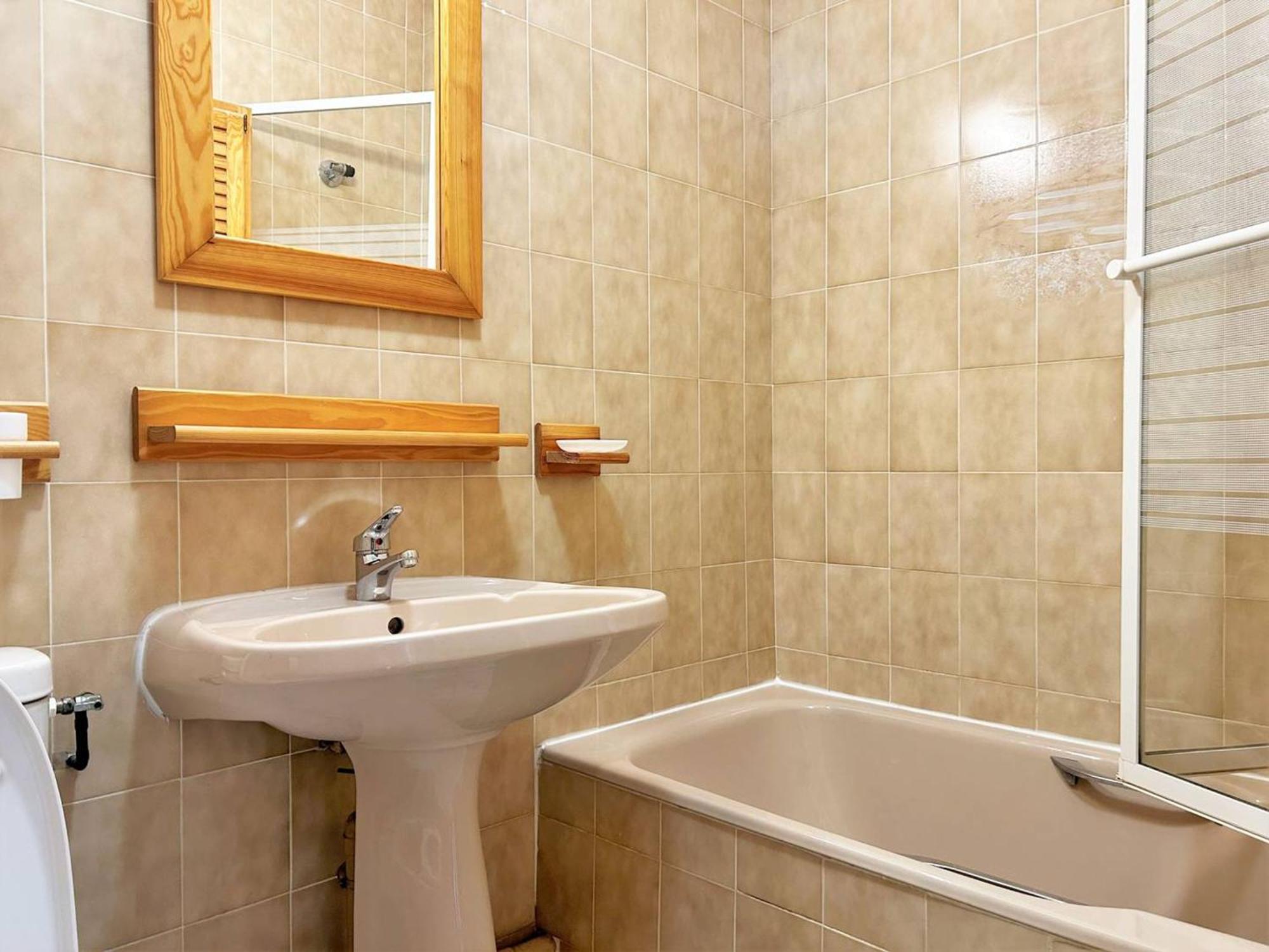 Apartment Climatise Avec Terrasse Et Parking Au Centre Du Lavandou - Fr-1-251-202 Le Lavandou